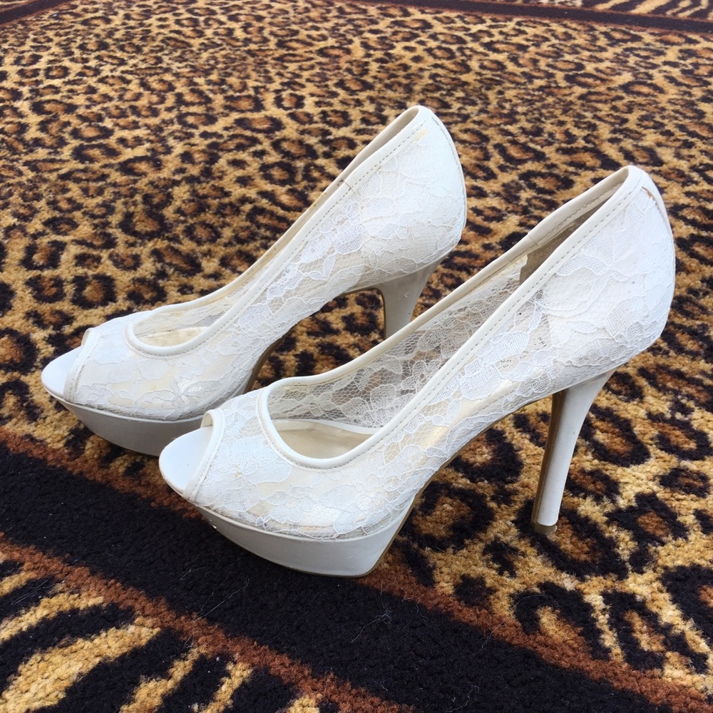Heels - Picture 4 of 4